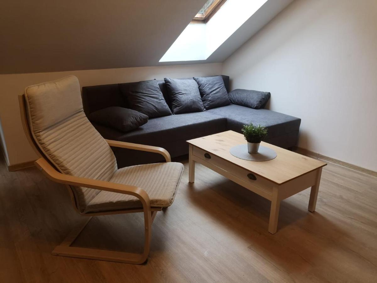 יאסימוב Apartment Attic מראה חיצוני תמונה